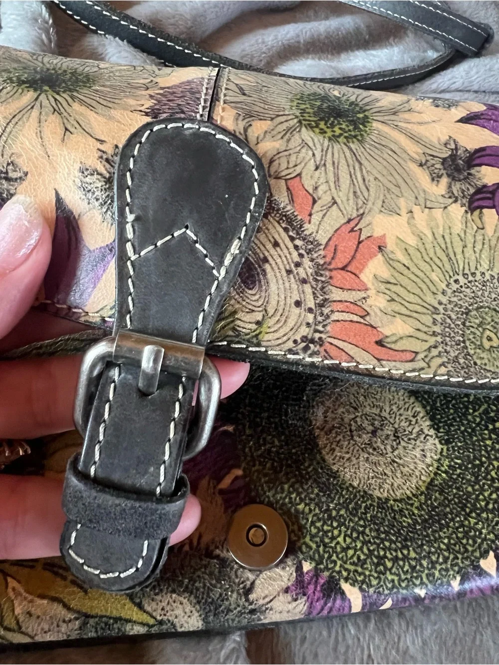 Patricia Nash Sunflower Leather Convertible Crossbody/Wristlet, good condition